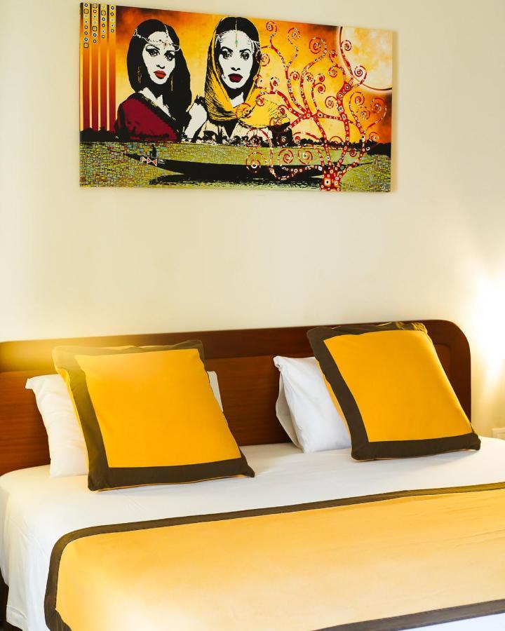 Cafe De Rome Otel Dakar Dış mekan fotoğraf